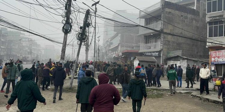 इटहरी उपमहानगरपालिका अगाडी शंकास्पद वस्तु