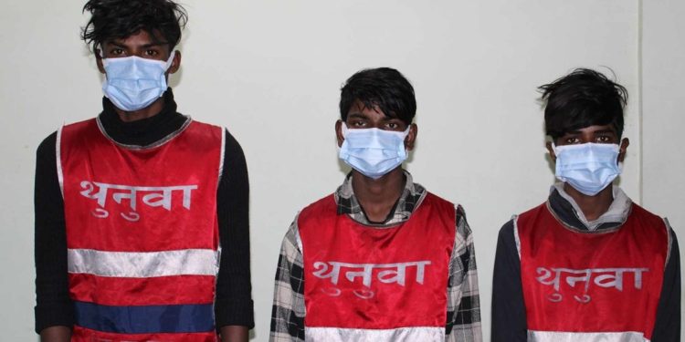 सामूहिक बलात्कारको आरोपमा तीन जना पक्राउ