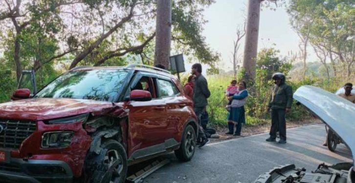 राज्यमन्त्री सवार गाडी भारतमा दुर्घटना, तीन जना घाइते
