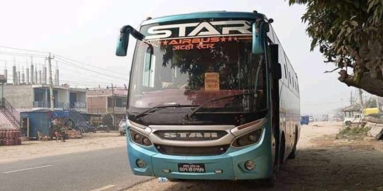 काठमाडौंबाट धनुषा आउदैई गरेको बसमा एक जना मृत यात्रु भेटिए