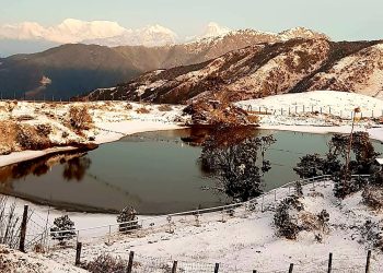 ताप्लेजुङ र संखुवासभाको उच्च भूभागमा हिमपात