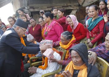 प्रचण्डद्वारा ज्येष्ठ नागरिकको सम्मान