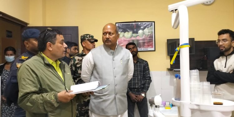 बर्दिवासका आठ वटा अस्पताल मुख्यमन्त्री सिँहले गरे अनुगमन