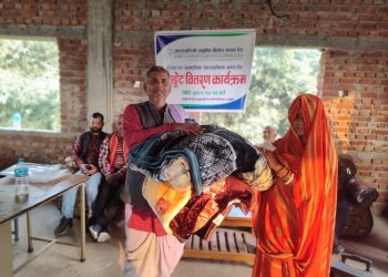 मुखियापट्टी मुसहरनिया गाउँपालिकामा विपन्न परिवारलाई ब्लाङ्केट वितरण