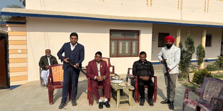 जनमतका नेताहरु हतियारसहित, प्रहरीले सोधपुछपछि छाड्यो