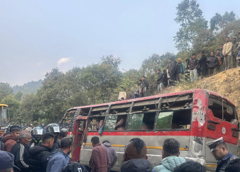 विद्यार्थी बोकेको बस दुर्घटना : २७ जना ‘डिस्चार्ज १६ घाइते
