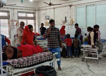 महोत्तरीमा बस दुर्घटना, १५ जना घाइते