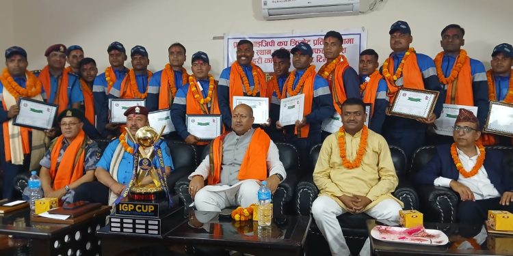 प्रथम आइजिपी कप : मुख्यमन्त्रीद्वारा खेलाडीलाई सम्मान 