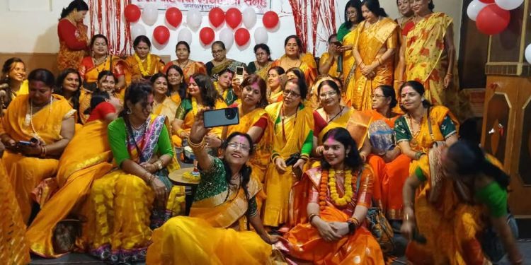 सखीबहिनपा टिमले जनकपुरमा मनायो होली उत्सव