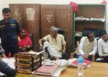 महोत्तरी : मालपोत कार्यालयका कर्मचारी र लेखनदास घुससहित पक्राउ