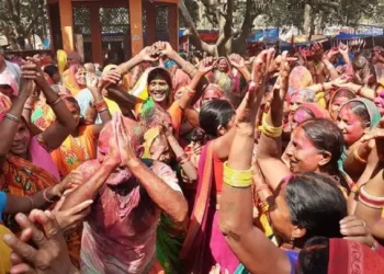 पहाड़, हिमाल, तराई र मिथिला क्षेत्र फरक फरक दिनमा किन मनाईन्छ होली ?