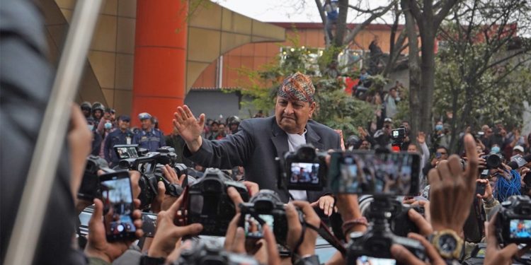 काठमाडौं आइपुगे पूर्वराजा ज्ञानेन्द्र