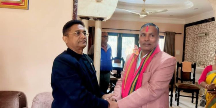 वृहत्तरका अध्यक्ष साह एमालेमा प्रवेश