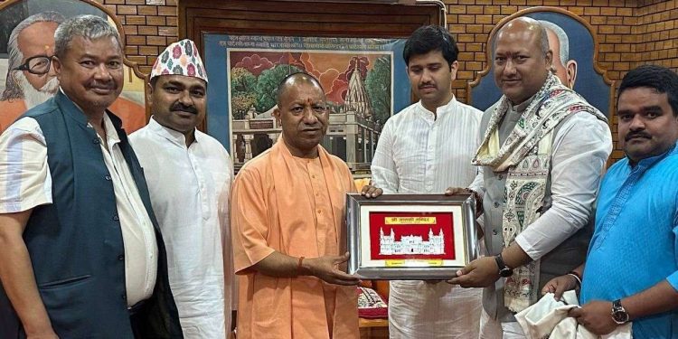 मधेशका मुख्यमन्त्री सिंह र उत्तर प्रदेशका मुख्यमन्त्री योगी बीच भेट