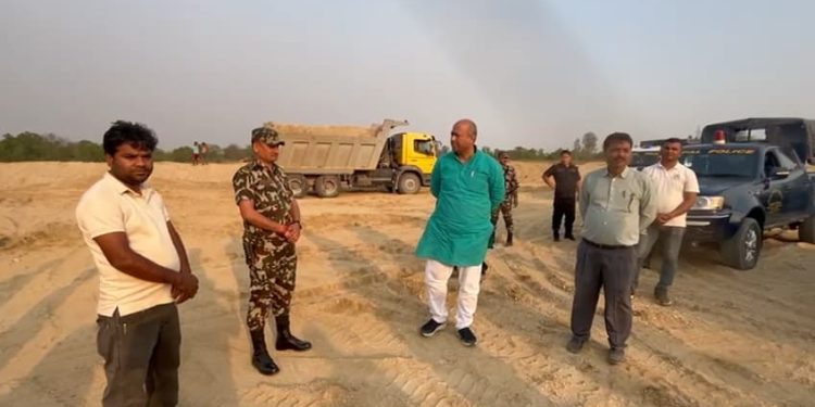 मधेश प्रदेश : मुख्यमन्त्री सिंहद्वारा जलाद खोलाको अनुगमन