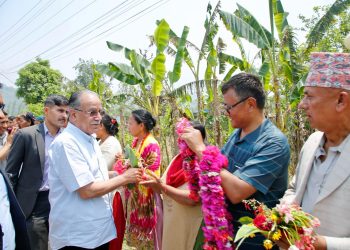 अध्यक्ष प्रचण्डद्वारा सहिद परिवारसँग भेटघाट