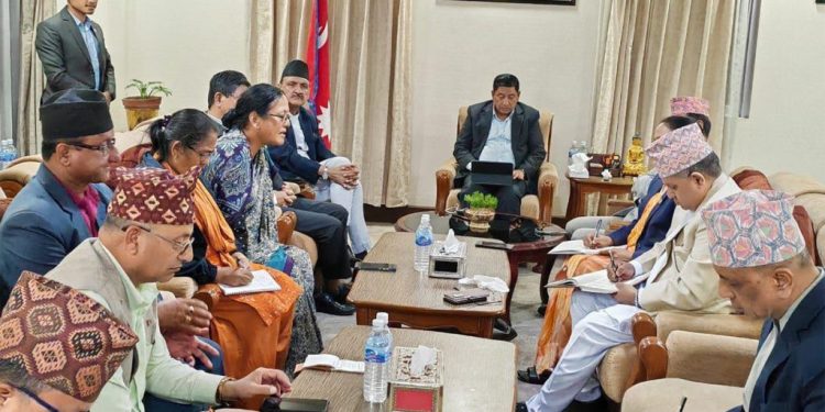 नेपाल शिक्षक महासंघको बैठक बस्दै