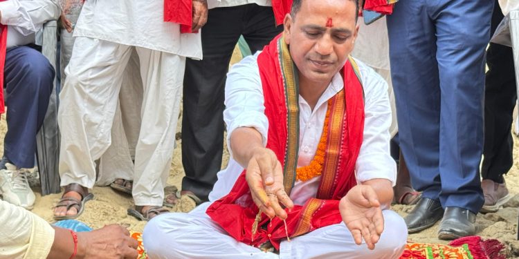 विद्यालय भवन निर्माणमा ८४ लाखको ४ कोठा, मेयरले गरे शिलानास