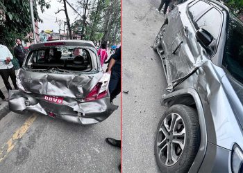 बस पल्टिँदा ८ सवारीसाधन क्षति, ३ जना घाइते