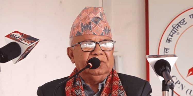 पूर्वराजालाई माधव नेपालको सुझावः शासनमा फर्कने भए चुनावमा जानू