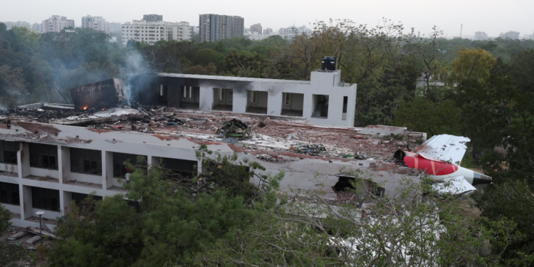 अहमदाबाद विमान दुर्घटनामा कम्तिमा २९० जनाको मृत्यु