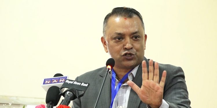 घुस काण्डमा मुछिएका मन्त्री गुप्तालाई बर्खास्त गर्नुहोस् : गगन थापा