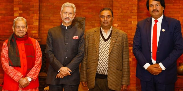 मधेशवादी दलका नेताहरुले होटलमै पुगे पछि भारतीय विदेशसचिवसँग भेटवार्ता