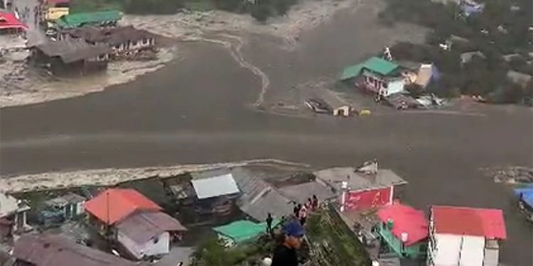 भारतको उत्तराखण्डमा ठुलो बाढीले ४ जनाको मृत्यु, ५० बेपत्ता