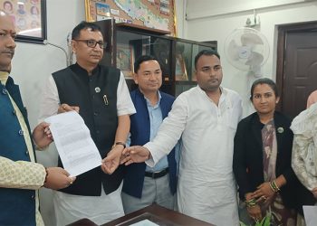 किसानलाई राहतको लागि मुख्यमन्त्रीलाई बुझाए ज्ञापन पत्र