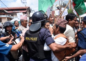 दूध उत्पादक किसान र प्रहरीबीच झडप