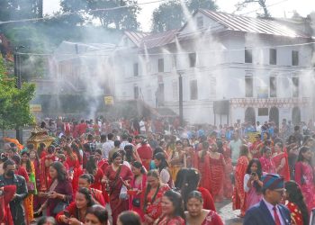 पशुपतिमा दर्शनार्थीलाई पानीको फोहोरा