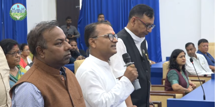 मधेश प्रदेशसभा अवरुद्ध : प्रतिपक्षको एक स्वर – ‘अर्थमन्त्री राजीनामा देऊ’