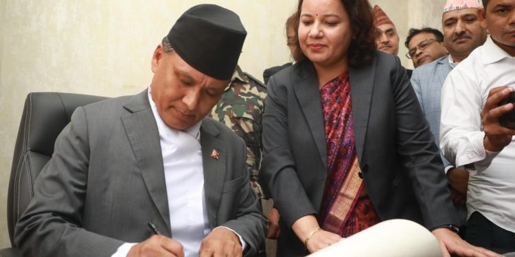 विद्युत् प्राधिकरणको बक्यौता बापतको रकम उठाउने ऊर्जामन्त्रीको पहिलो निर्णय