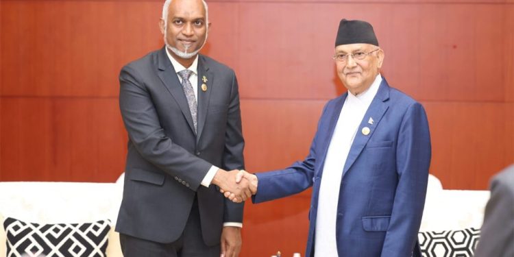प्रधानमन्त्री ओली र माल्दिभ्सका राष्ट्रपति मिज्जुबीच भेटवार्ता