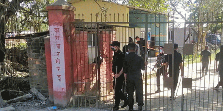 मोरङका कारागारमा रहेका कैदीबन्दी भाग्न खोजेपछि चल्यो गोली