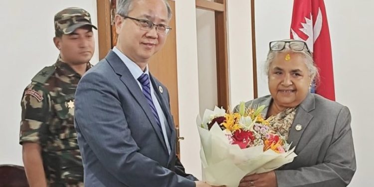 चिनियाँ राजदूतले प्रधानमन्त्री सुशीला कार्कीलाई दिए बधाई