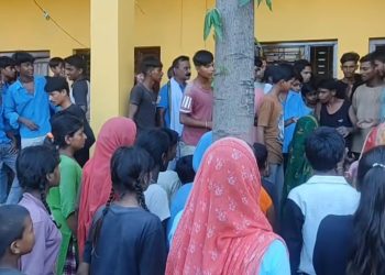 महोत्तरीमा विद्यालयको खाजामा छेपारो भेटिएपछि ६० विद्यार्थी अस्पतालमा भर्ना