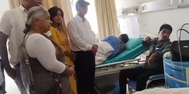 प्रधानमन्त्री कार्कीले जेनजी आन्दोलनका घाइतेहरुलाई भेटिन्