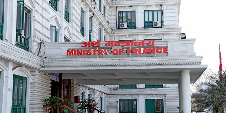 अर्थ मन्त्रालयले तीन सहसचिवको गरे सरुवा