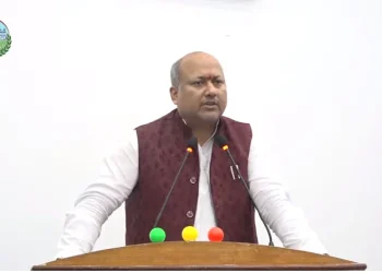 मुख्यमन्त्री सिंहलाई ३ दिनभित्र स्पष्टीकरण पेस गर्न जनमतको निर्देशन