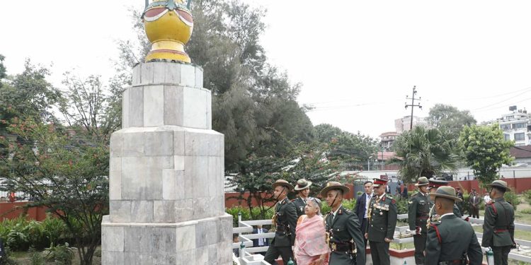 प्रधानमन्त्री कार्कीले शहीद स्मारकमा माल्यार्पण