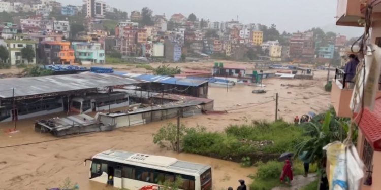 पहिरो र बाढीमा परेर ज्यान गुमाउनको संख्या ५२ पुग्यो