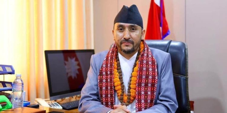 सरकारले गरे १५ सहसचिवको सरुवा