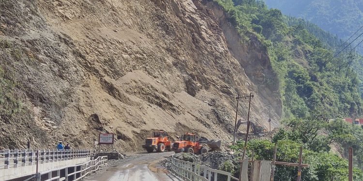 मुग्लिन–नारायणगढ सडकखण्ड एकतर्फी सञ्चालनमा
