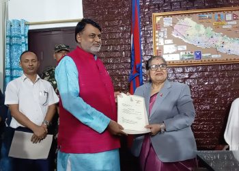 राजनीतिक रस्साकसपछि सोनल बने मुख्यमन्त्री, जनमतभित्र फुट