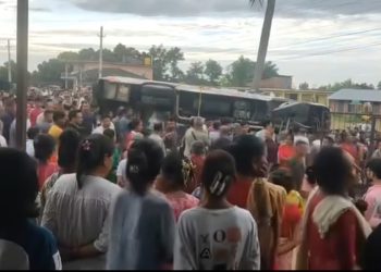 महोत्तरी : बस दुर्घटना हुँदा एक जनाको मृत्यु, २६ जना घाइते