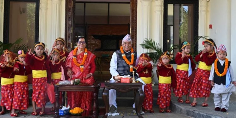 नवमीका अवसरमा राष्ट्रपतिद्वारा कन्या पूजा