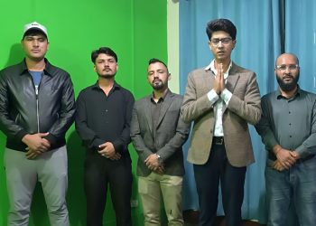 ’गरिखान देउ’का ढुंगानाले दल घोषणा गर्दै