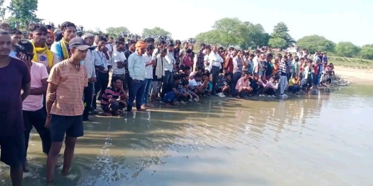 दुर्गा मूर्ति विसर्जनका क्रममा डुबेर तीन जनाको मृत्यु