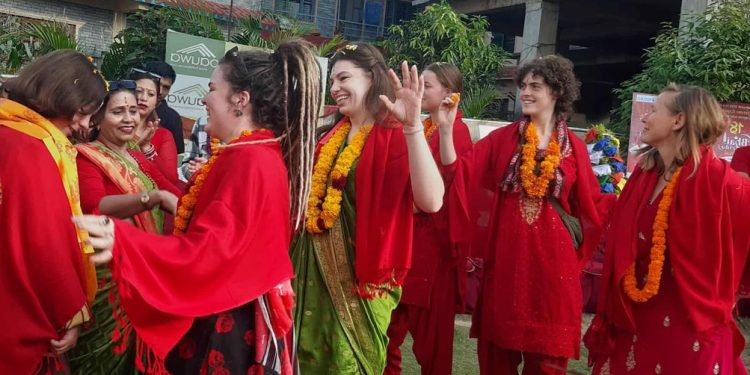 संस्कृतिको रंगमा रंगिए पोखराका पाहुना